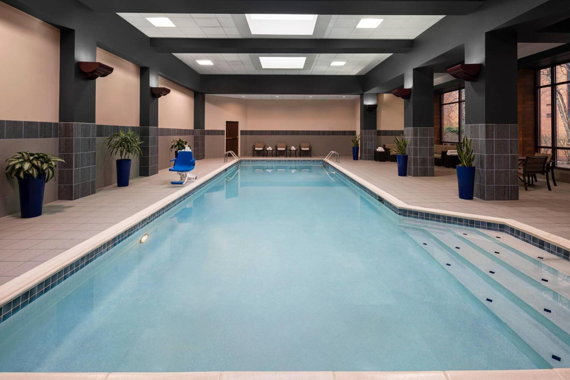 Pittsburgh Marriott North Hotel Cranberry Township Exterior foto
